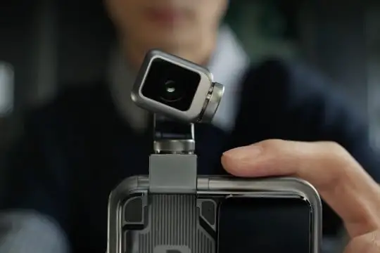 China’s Honor Debuts Robot Phone and Humanoid Companion at MWC 2026 Barcelona