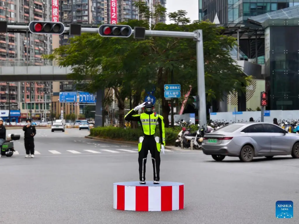 Hangzhou Deploys AI ‘Robocops’ to Manage Tourist Crowds During Holidays